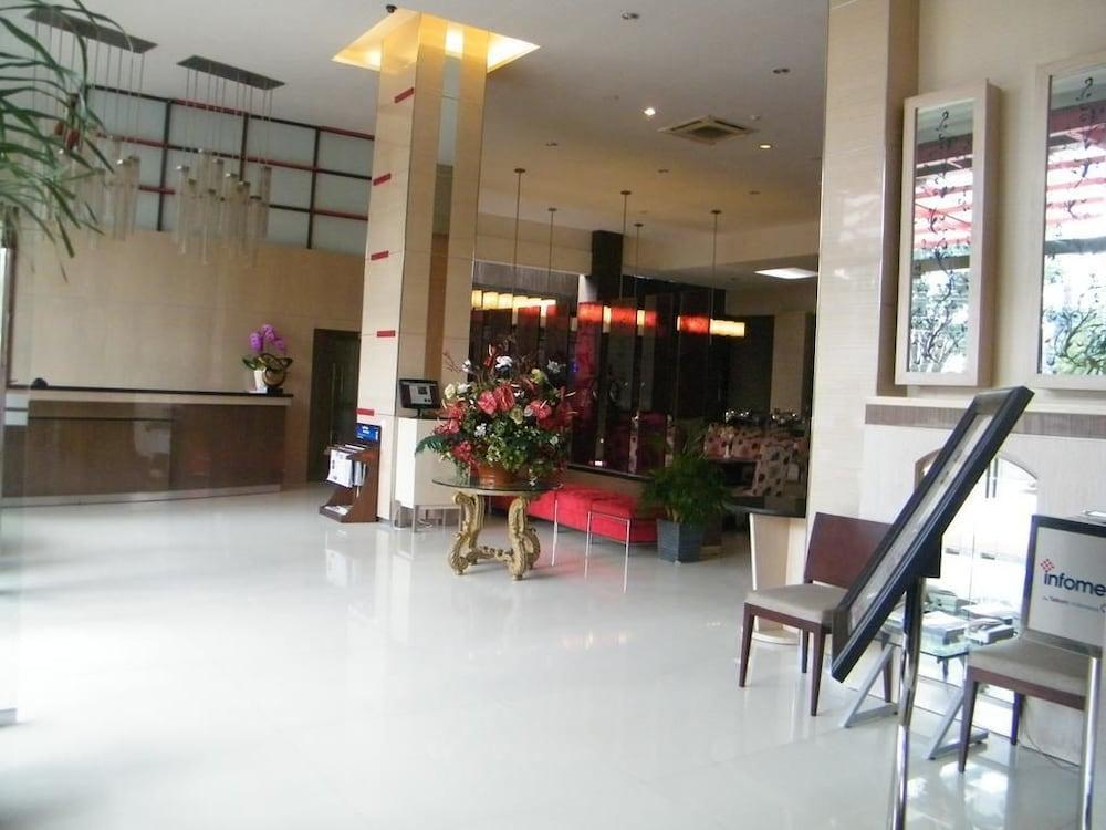 Scarlet Dago Hotel Bandung Zewnętrze zdjęcie